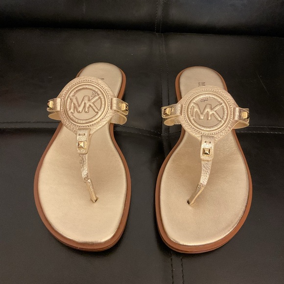 MICHAEL Michael Kors Aubrey Cutout Sandal - Picture 4 of 9
